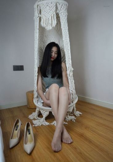 摸摸你的胸_1080免费观看