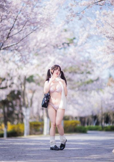女邻居 电影_超清免费在线观看