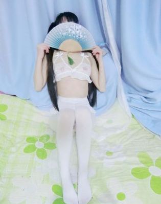 和表姐同居_BD免费观看视频